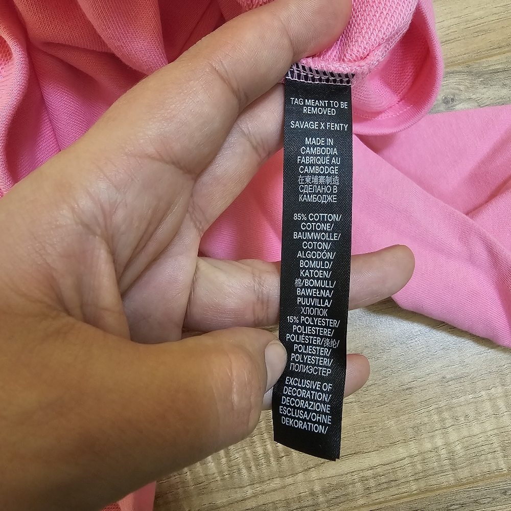 SAVAGE X FENTY ESSENTIAL TERRY SCOPE LOGO CROPPED HOODIE - Picture 4 of 9